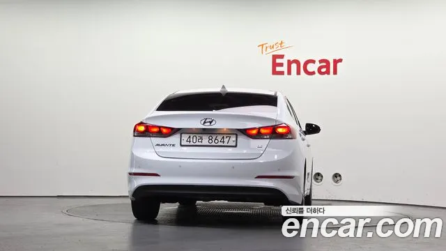 Hyundai Avante 2018 thumb 4