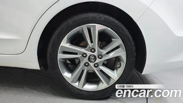 Hyundai Avante 2018 thumb 5