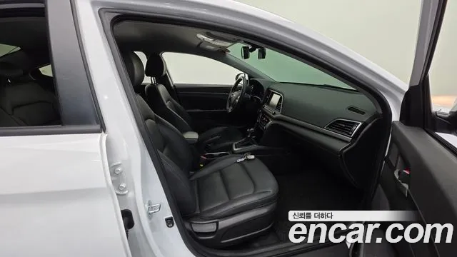 Hyundai Avante 2018 thumb 10