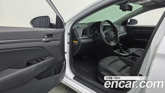 Hyundai Avante 2018 thumb 11