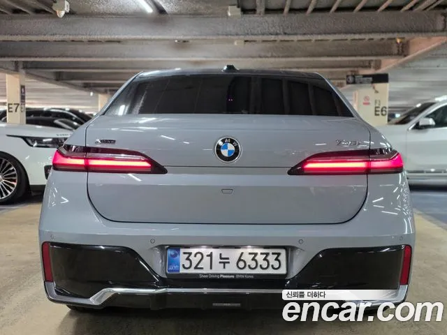 BMW 7-Series 2025 thumb 4