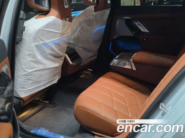 BMW 7-Series 2025 thumb 8