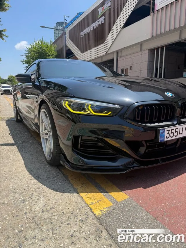 BMW 8-Series 2024 thumb 4