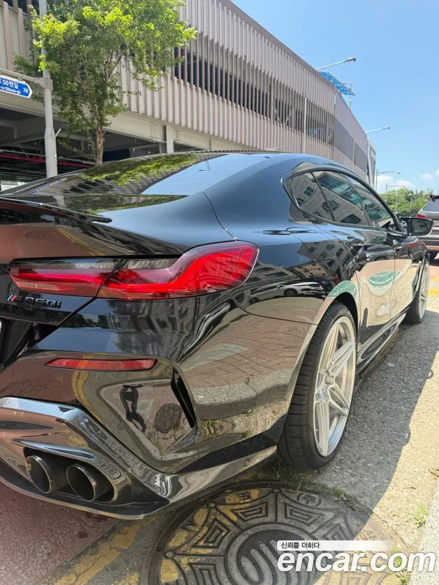 BMW 8-Series 2024 thumb 8