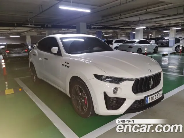 Maserati Levante 2022 thumb 3