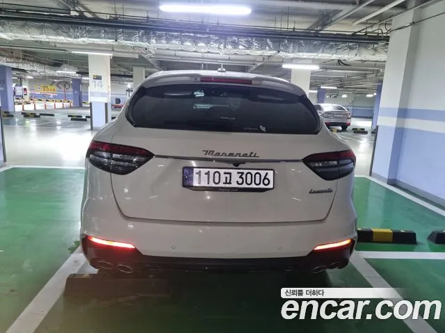 Maserati Levante 2022 thumb 4