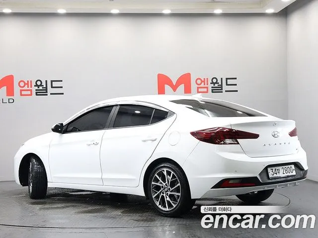 Hyundai Avante 2018 thumb 3