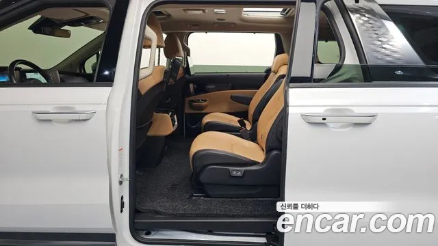 Kia Carnival 2021 thumb 12