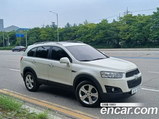 ChevroletGMDaewoo Captiva 2012 thumb 3