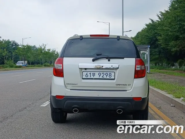 ChevroletGMDaewoo Captiva 2012 thumb 4