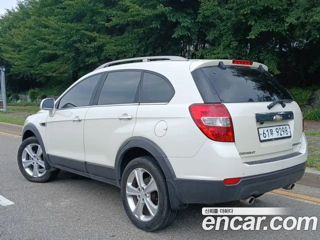 ChevroletGMDaewoo Captiva 2012 thumb 6