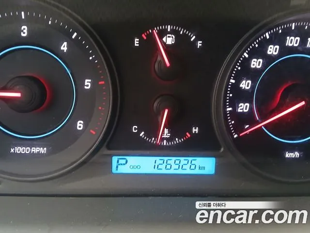 ChevroletGMDaewoo Captiva 2012 thumb 10