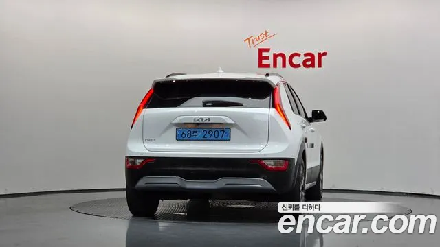 Kia Niro 2023 thumb 3
