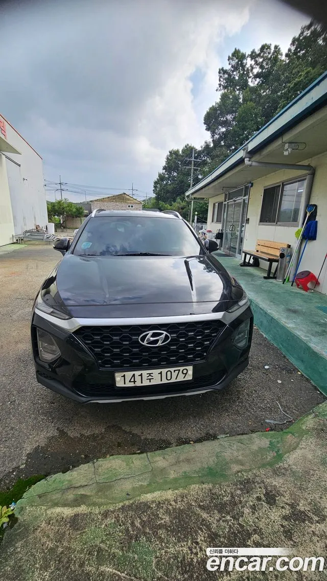 Hyundai Santa Fe 2018 thumb 3