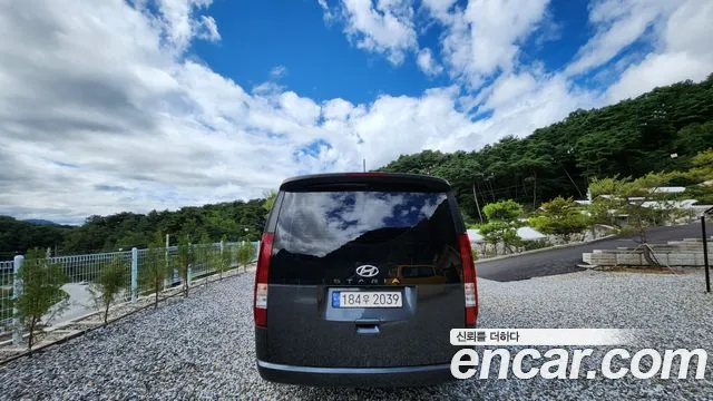 Hyundai Staria 2024 thumb 4
