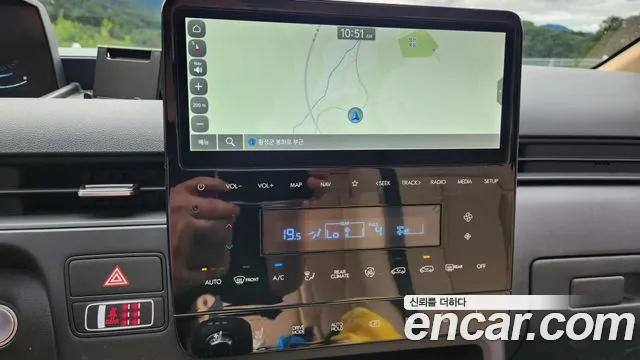 Hyundai Staria 2024 thumb 10