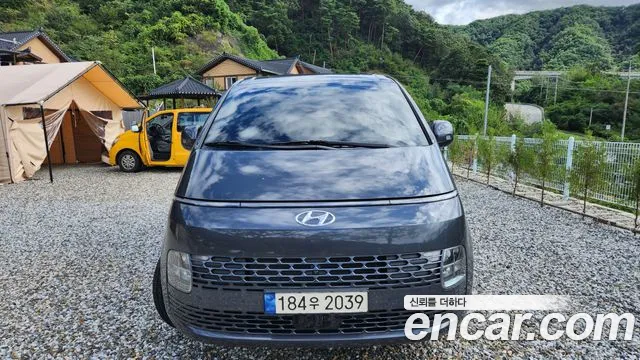 Hyundai Staria 2024 thumb 11