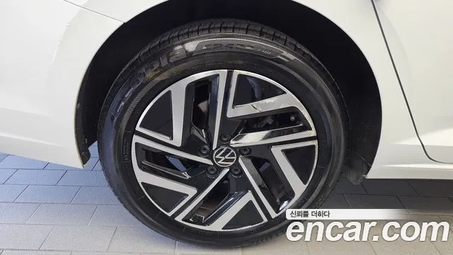 Volkswagen Jetta 2022 thumb 5