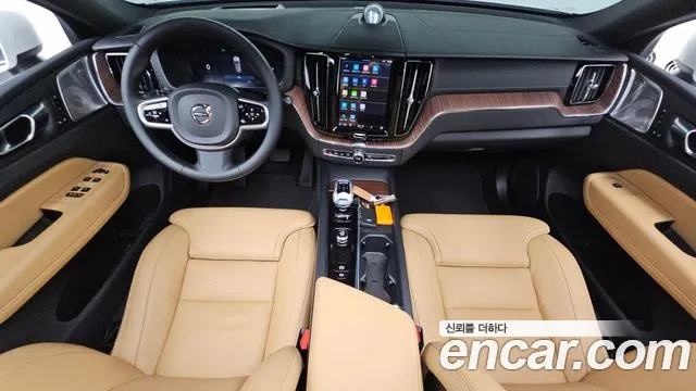 Volvo XC60 2025 thumb 7