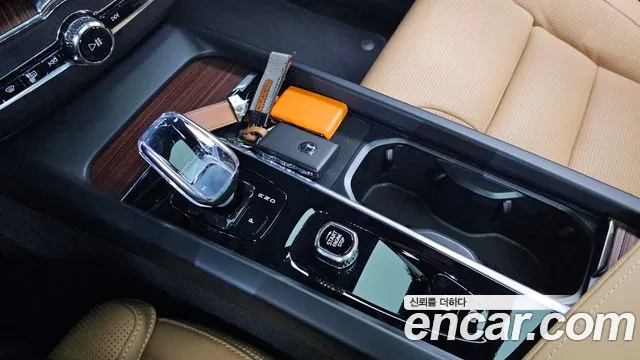 Volvo XC60 2025 thumb 9