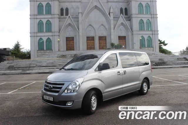 Hyundai Starex 2017 thumb 2