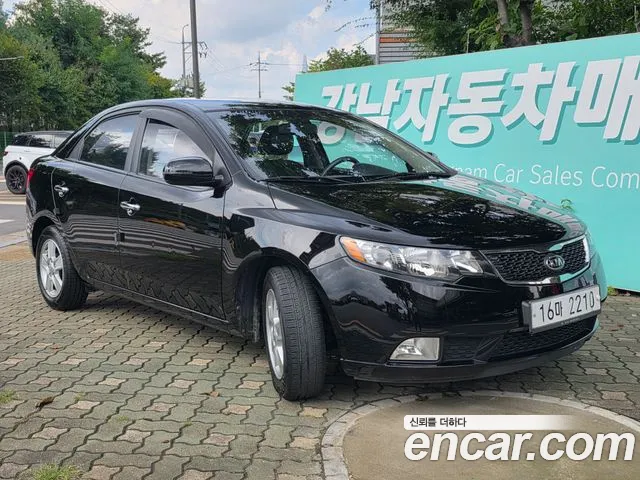 Kia Carens 2010 thumb 11