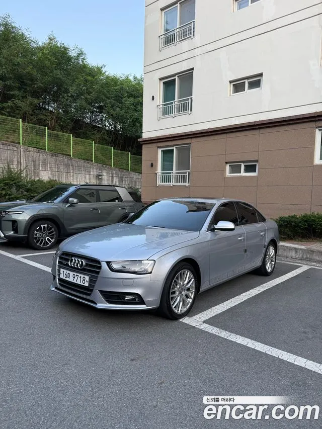 Audi A4 2015 thumb 3