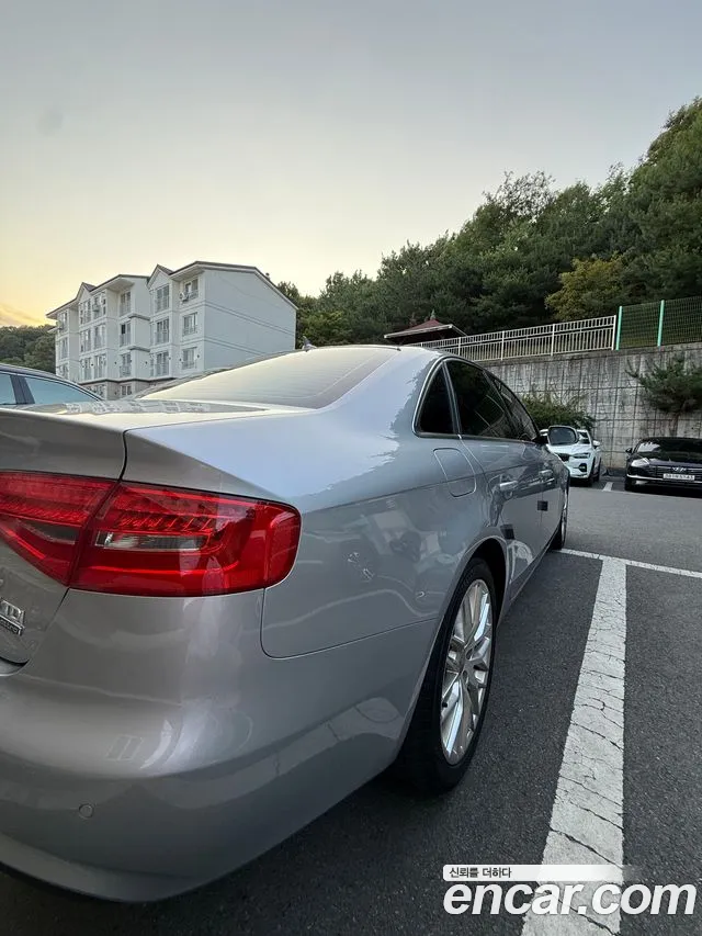 Audi A4 2015 thumb 4