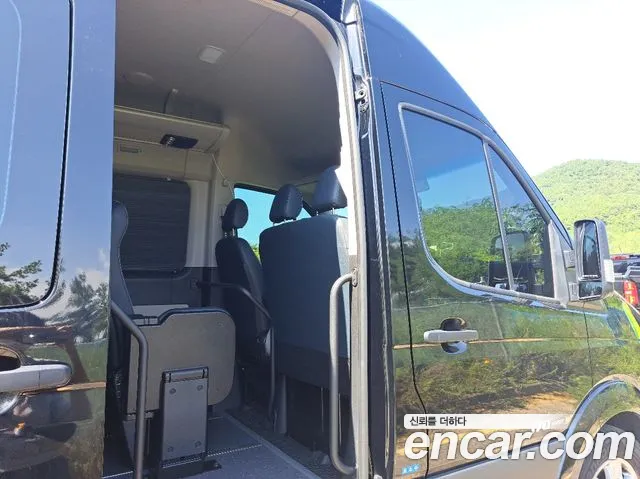 Hyundai Staria 2026 thumb 9