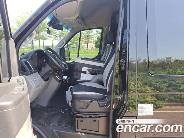 Hyundai Staria 2026 thumb 10