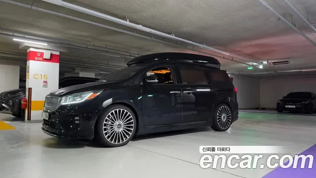 Kia Carnival 2019 thumb 3