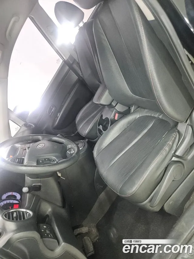 Kia Carens 2012 thumb 8