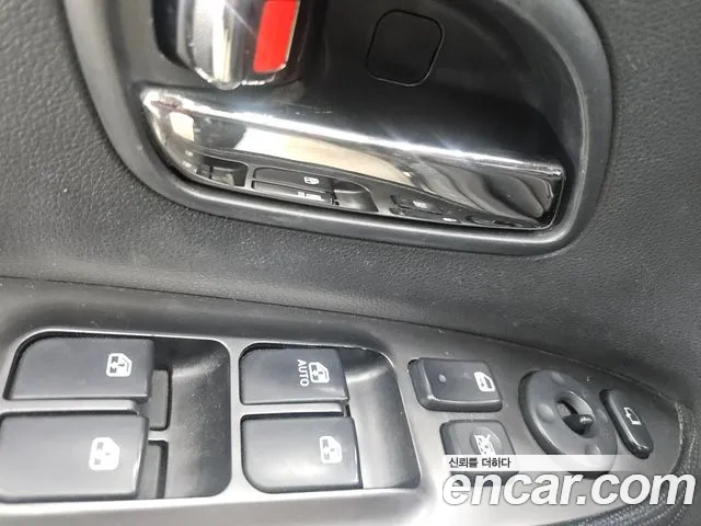 Kia Carens 2012 thumb 9