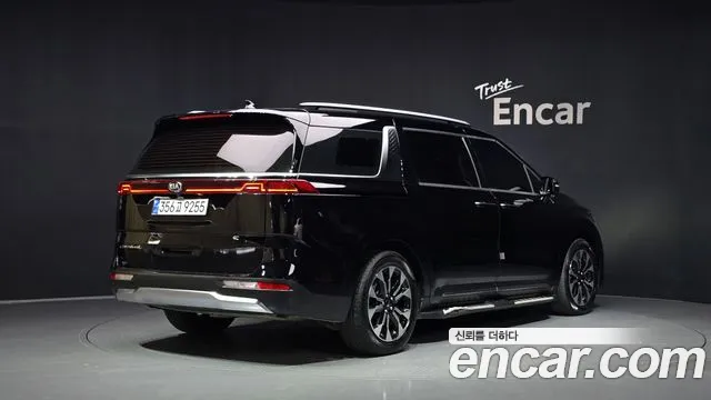 Kia Carnival 2021 thumb 2