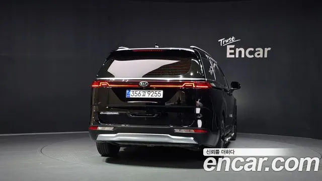 Kia Carnival 2021 thumb 4