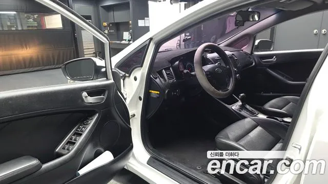 Kia K3 2013 thumb 10