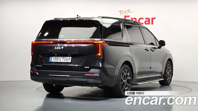 Kia Carnival 2024 thumb 2