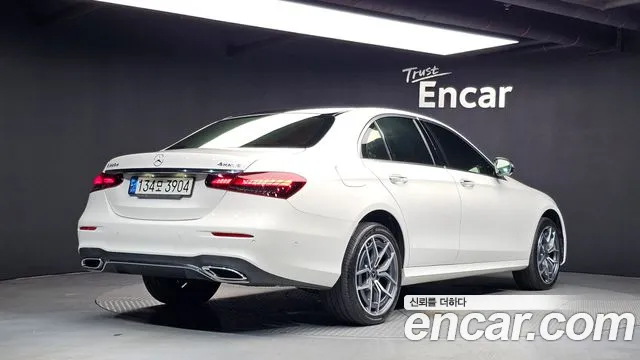 Mercedes-Benz E-Класс 2022 thumb 2