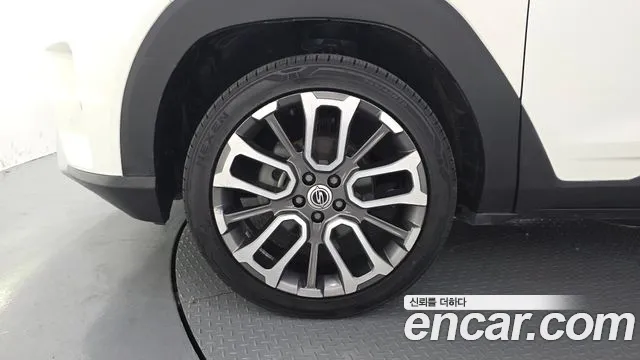 KG_Mobility_Ssangyong Torres 2023 thumb 5