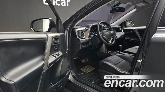 Toyota RAV4 2015 thumb 9