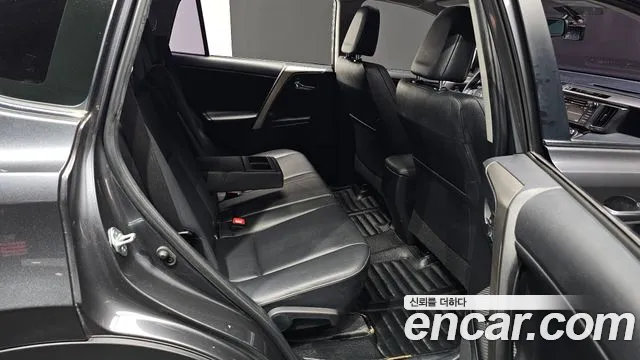 Toyota RAV4 2015 thumb 10