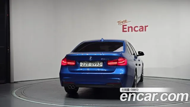 BMW 3-Series 2016 thumb 4