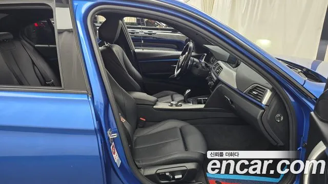 BMW 3-Series 2016 thumb 11