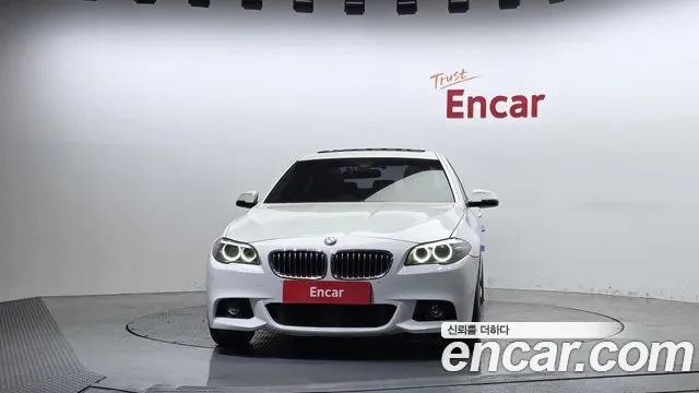 BMW 5-Series 2016 thumb 3