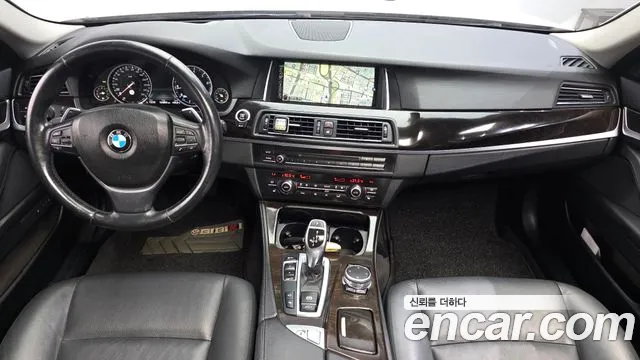 BMW 5-Series 2016 thumb 7