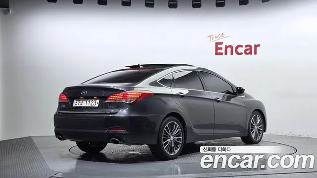 Hyundai i40 2013 thumb 2