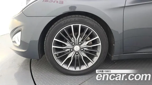 Hyundai i40 2013 thumb 5