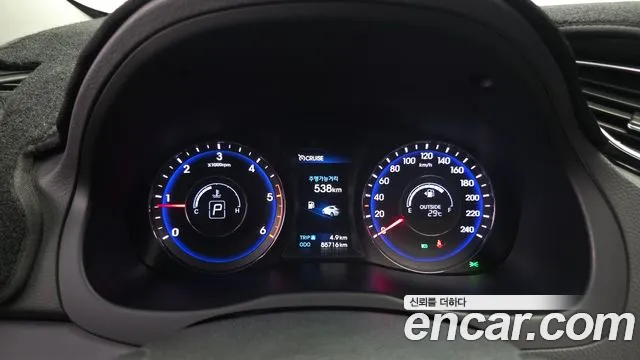 Hyundai i40 2013 thumb 8