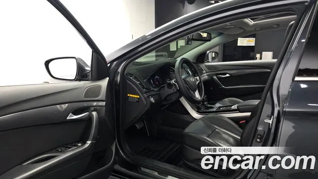 Hyundai i40 2013 thumb 10