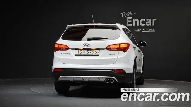 Hyundai Santa Fe 2014 thumb 3